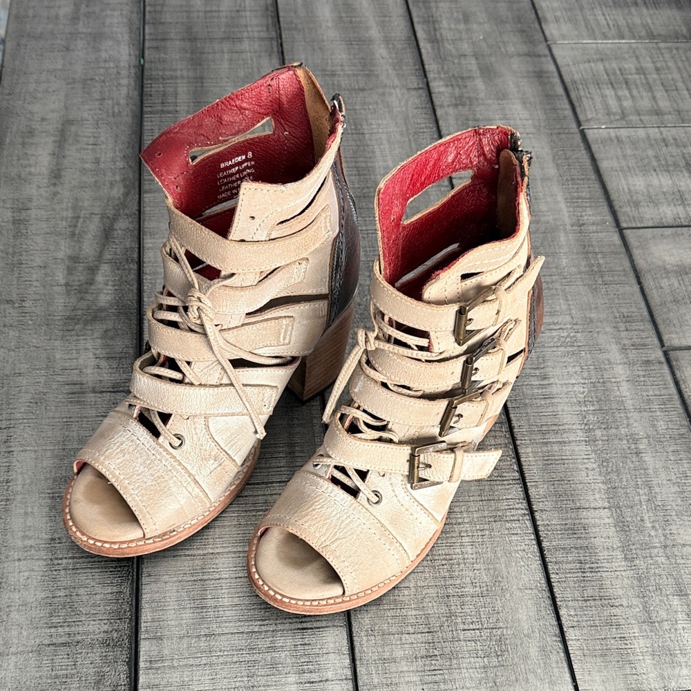 Freebird Beige Multi-Strap Sandals - Zeus